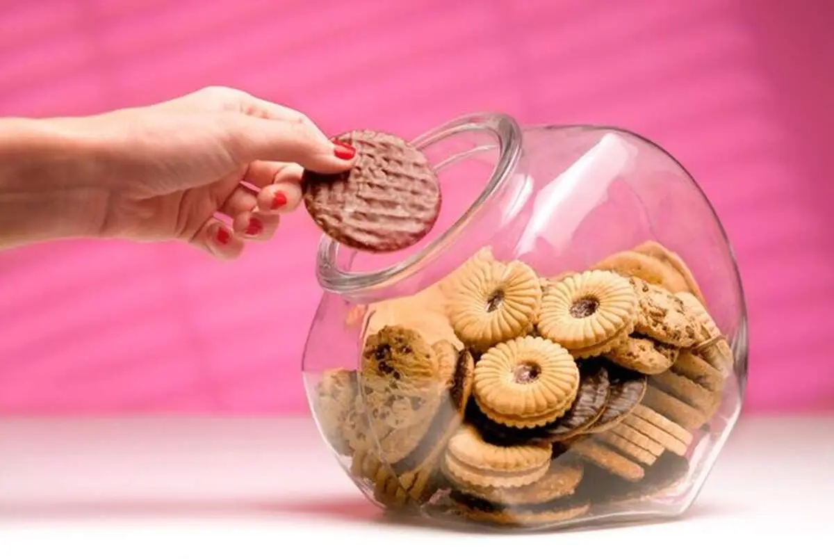 ۳ علت مهم پرخوری و راه‌حل‌هایی برای رفع آن