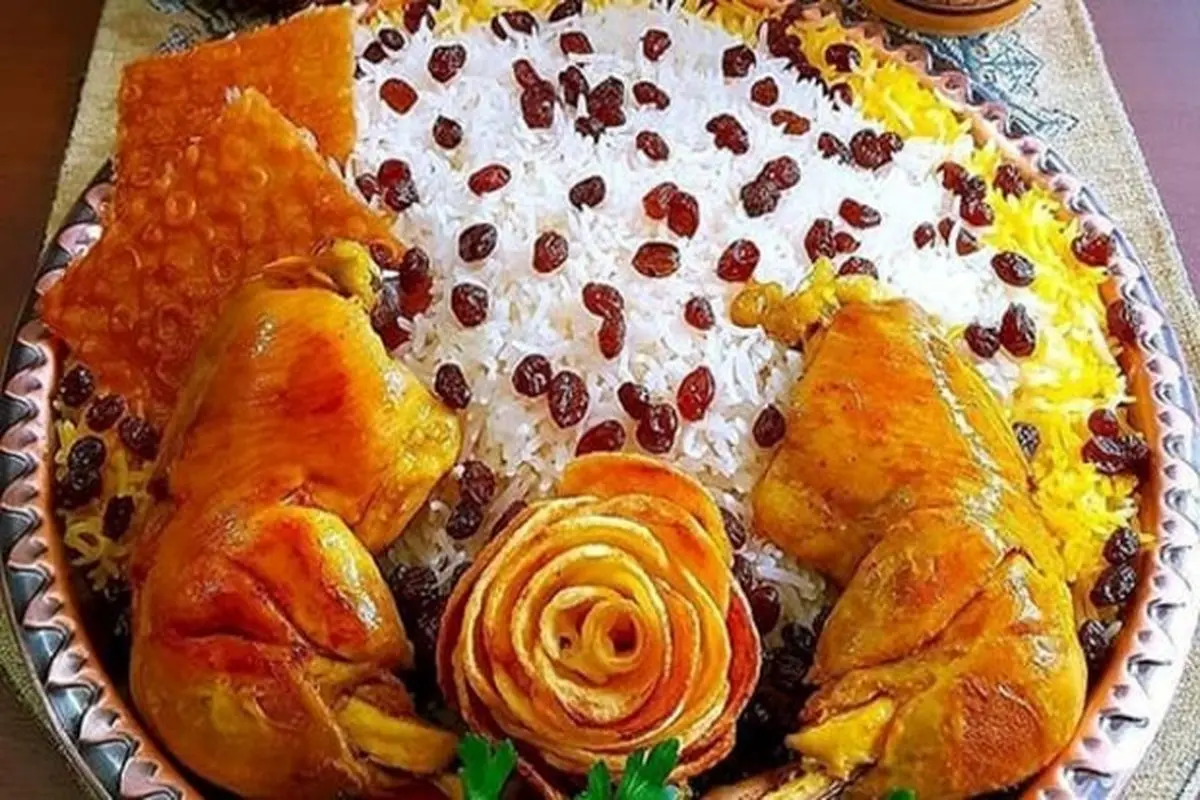 کشمش پلو غذای سنتی شمال ایران