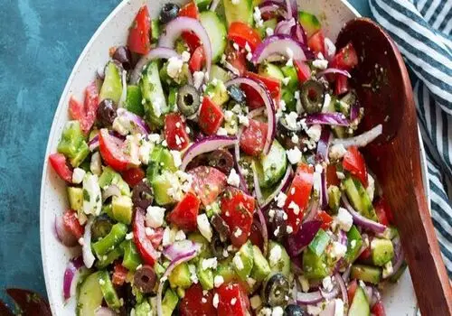ساده ترین طرز تهیه سالاد یونانی اصل