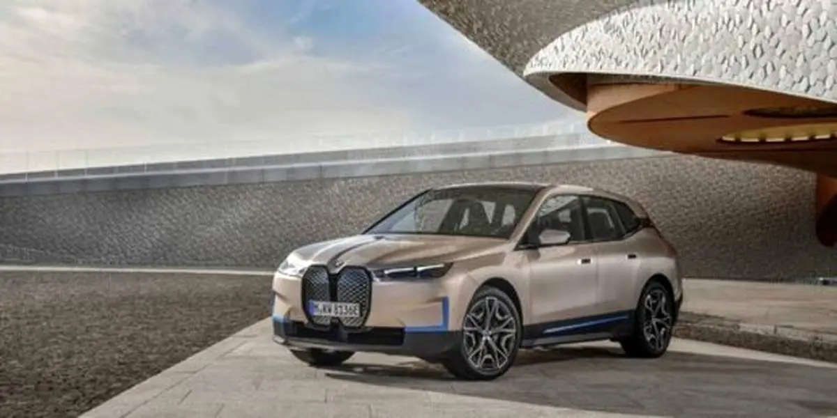 سرقت باورنکردنی از BMW وسط اتوبان در چند ثانیه! + فیلم