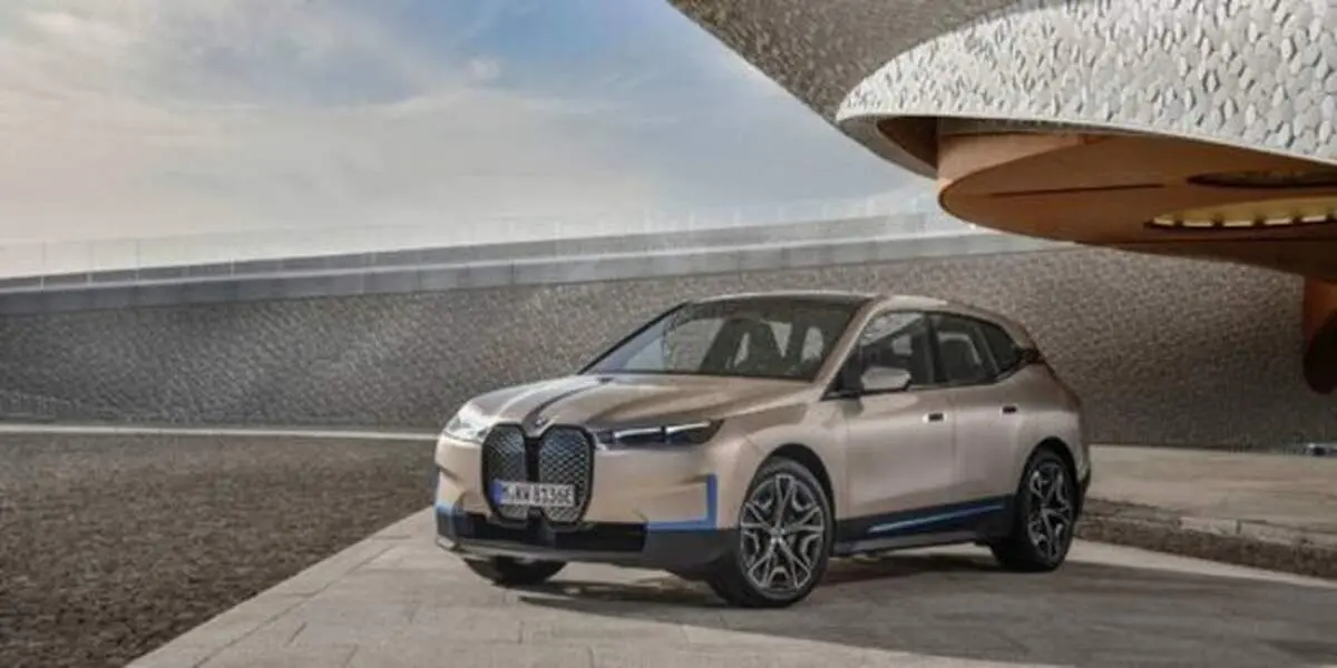 سرقت باورنکردنی از BMW وسط اتوبان در چند ثانیه! + فیلم