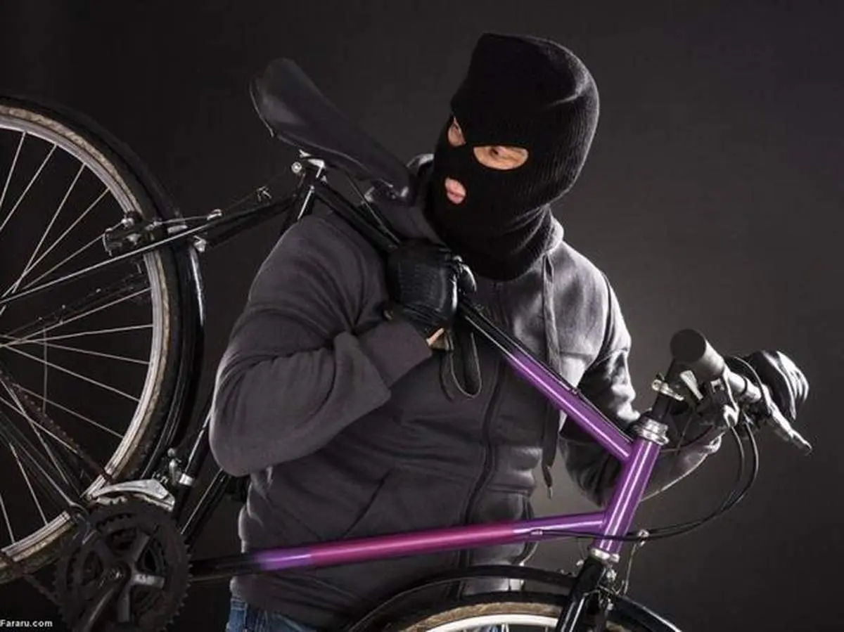 سرقت عجیب در روز روشن و سارق خونسرد!+ فیلم باورنکردنی