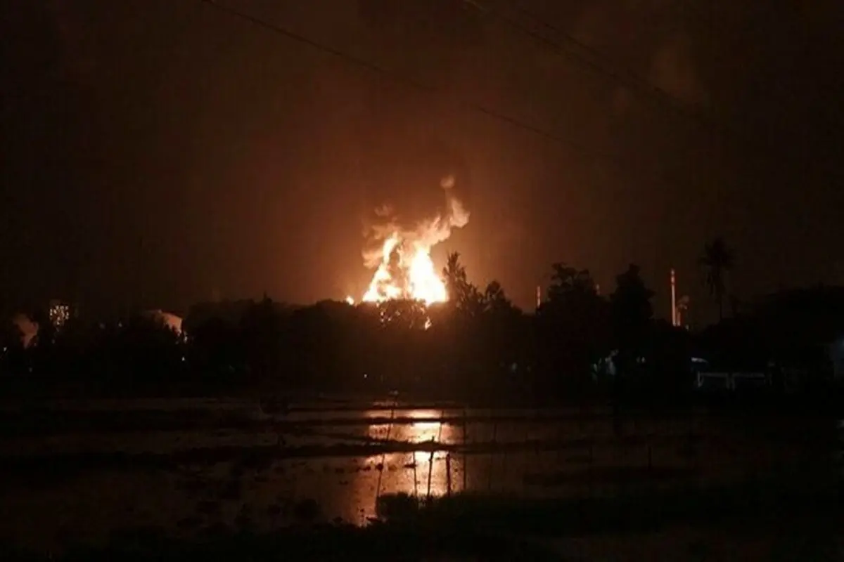 وقوع آتش‌سوزی در بزرگترین پالایشگاه نفت اندونزی + فیلم