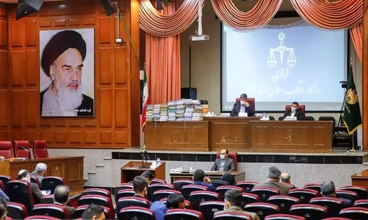 نماینده دادستان: اقدامات خسروتاج منجر به قاچاق بیش از ٦ هزار دستگاه خودرو شده است + جزئیات دادگاه
