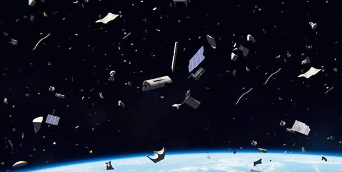 زباله‌های فضایی نورانی در آسمان شب + فیلم