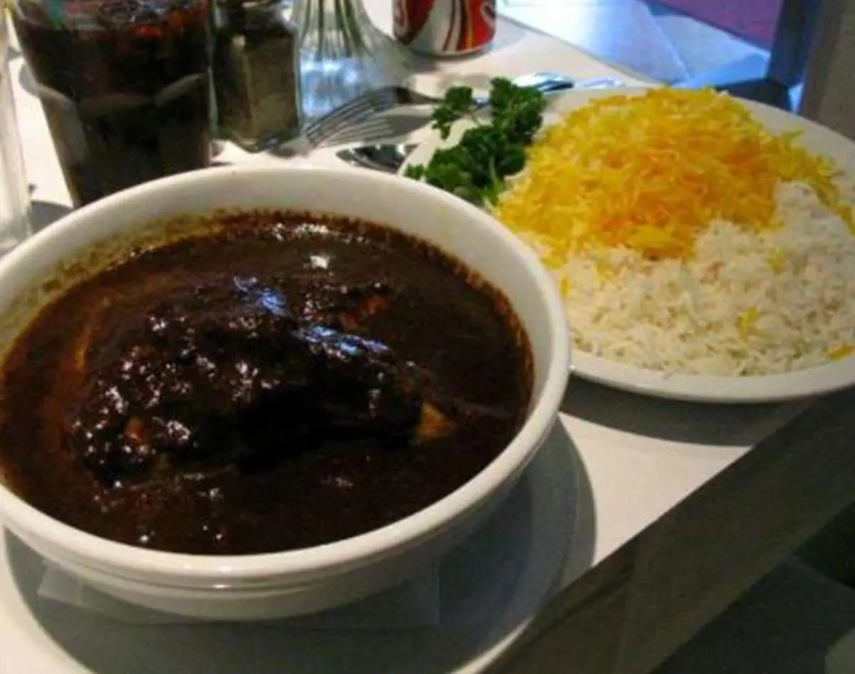 خورشت اسفناج گردو، خوشمزه‌ای از شهر دامغان