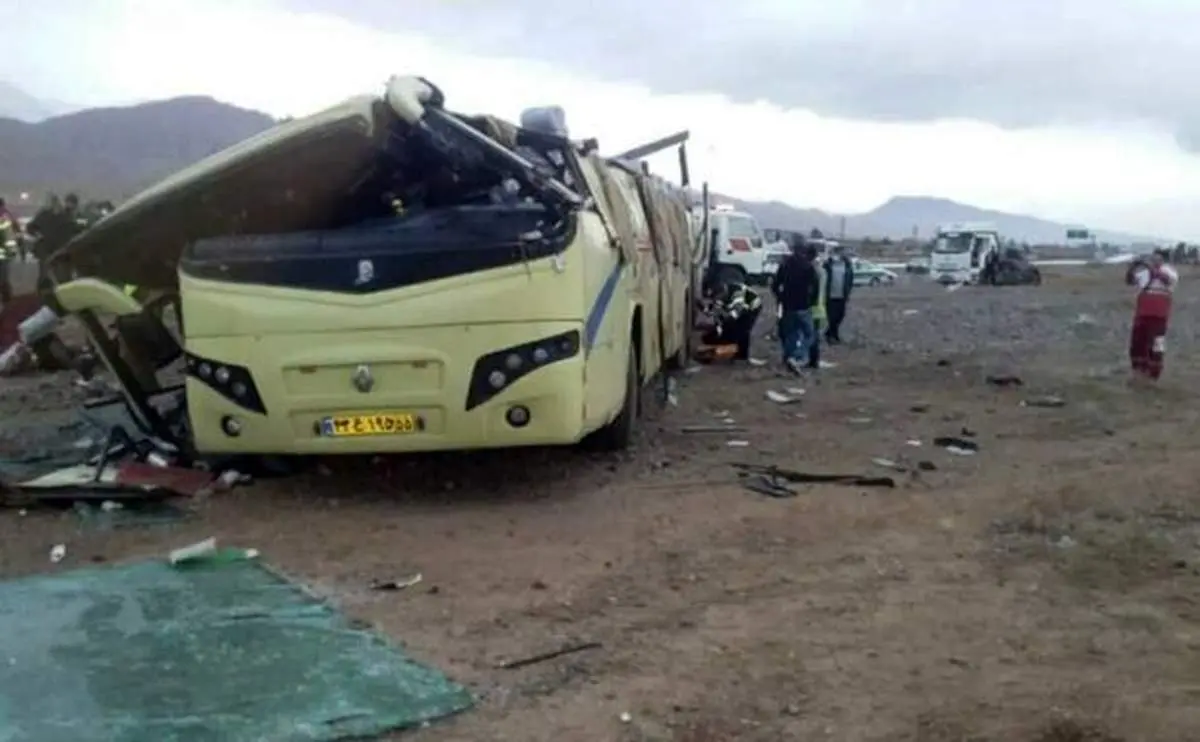 مصدومیت ۳۸ مسافر در حادثه واژگونی اتوبوس +فیلم