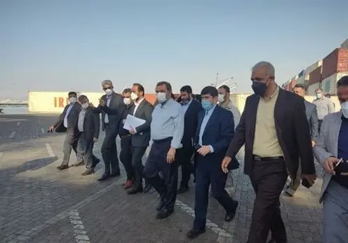 دیده شدن دود ناشی از انفجار بندر شهید رجایی از قشم+ عکس 