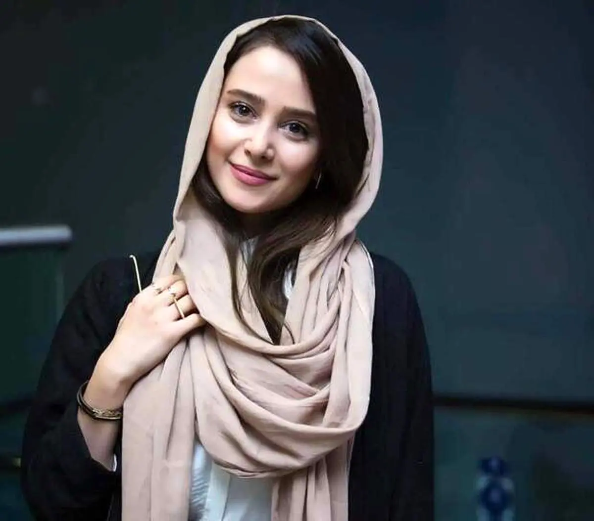الناز حبیبی در کنار مادر علی انصاریان + عکس