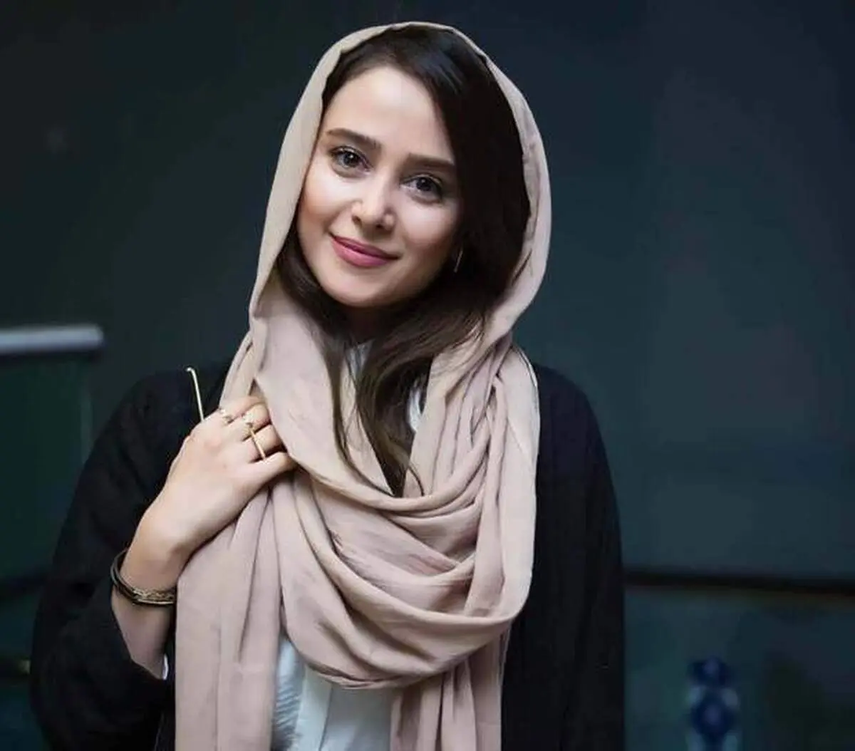 الناز حبیبی در کنار مادر علی انصاریان + عکس