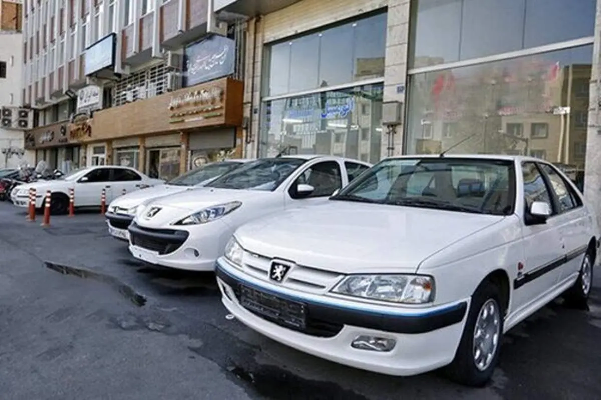 نوسانات قیمتی در بازار خودرو بالا گرفت/ ۲۰۷ اتوماتیک ۱۳ میلیون تومان گران شد