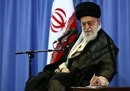 شباهت باورنکردنی یک روحانی عراقی به رهبر شهید انقلاب+عکس و فیلم