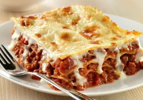 طرز تهیه لازانیای گارفیلدی با خمیر دست‌ساز در سه سوت