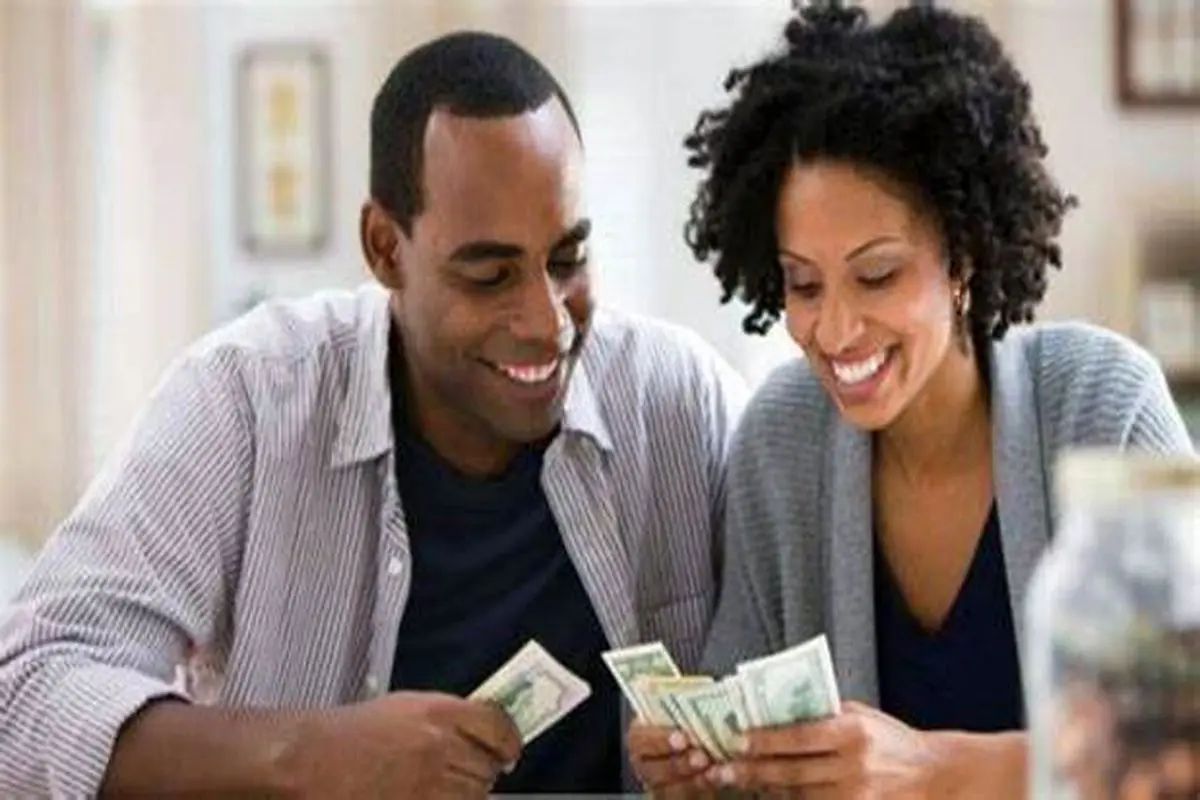 گفتگو در مورد مسائل مالی: شیوه‌ای ساده‌تر برای موضوعی حساس بین زوجین