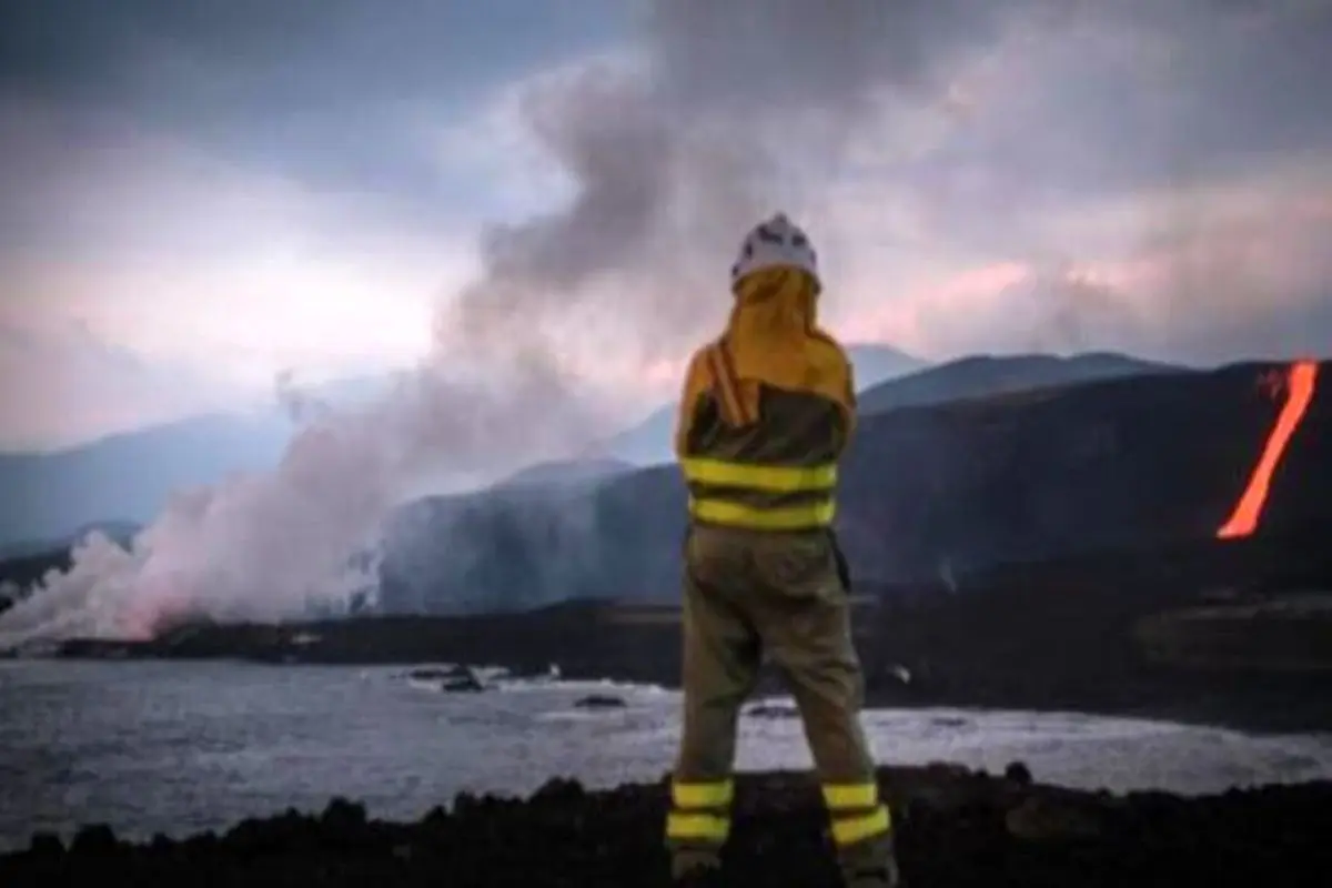 گدازه‌های آتشفشان صدها خانه را در جزیره قناری نابود کرد