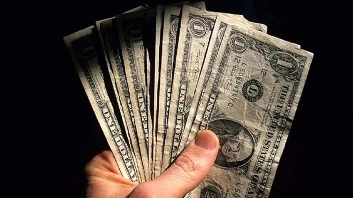 نرخ ارز در بازار آزاد ۱۲آذر ۱۴۰۰/ دلار ۲۶ هزار و ۷۰۲ تومان است