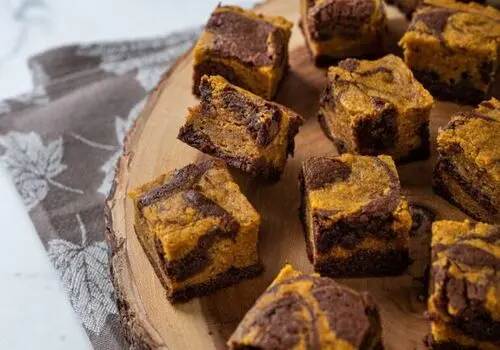طرز تهیه خوشمزه ترین براونی خیس شکلاتی فقط با ۴ قلم مواد+ فیلم / سالم ترین دسر براونی شکلاتی برای کسانی که رژیم دارند