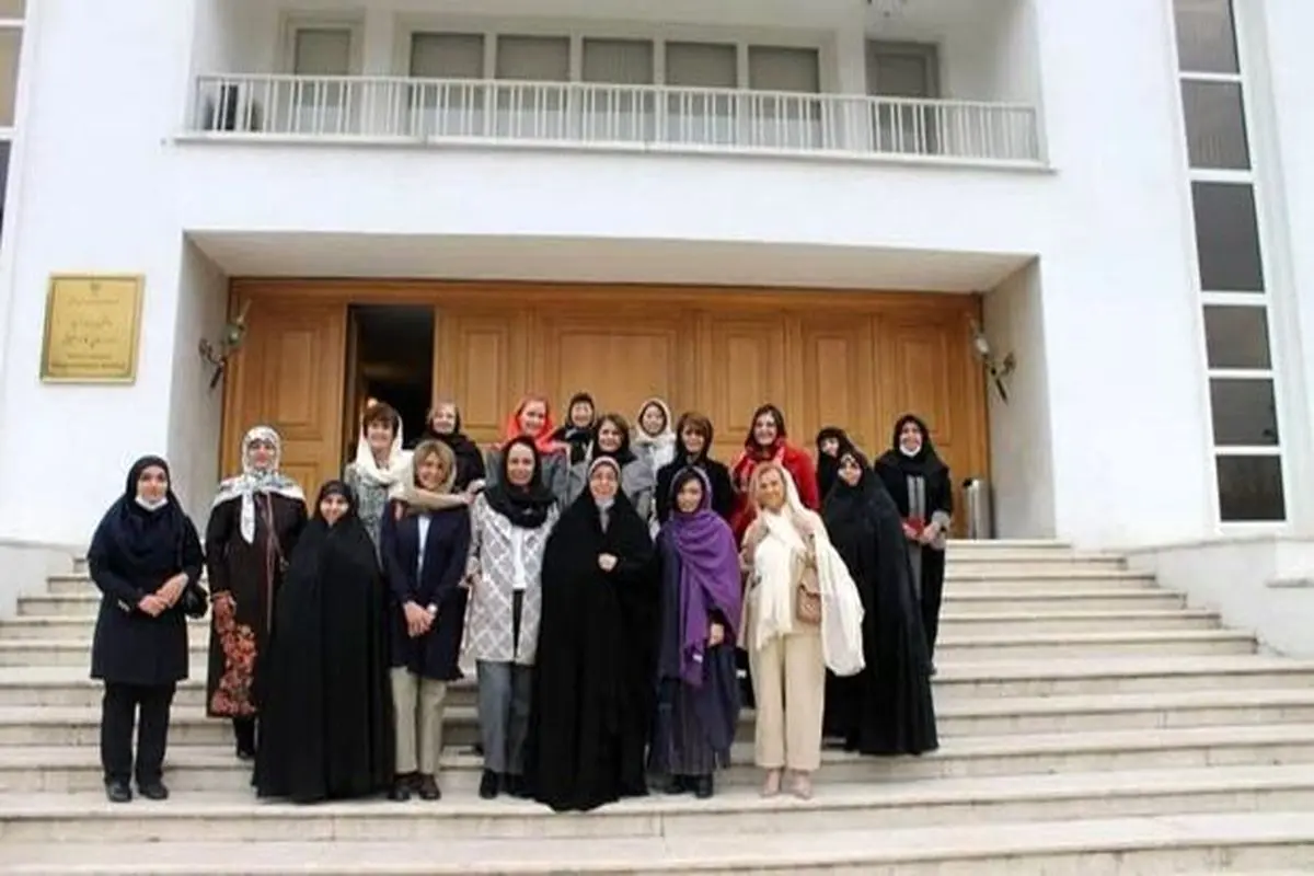 دومین نشست همسر وزیرخارجه با همسران سفرای کشورهای مقیم + عکس