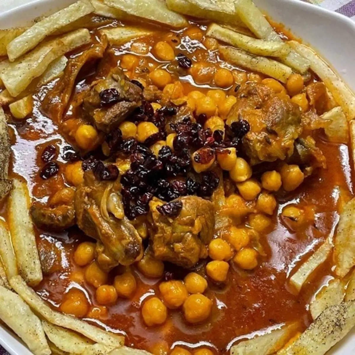 طرز تهیه خورش نخود آله؛ خورش سنتی و خوشمزه کاشان