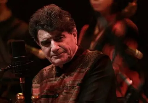 پنج سال از فراق خسرو آواز ایران گذشت