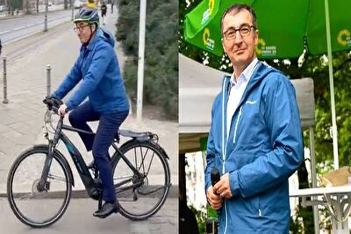 وزیر جدید با دوچرخه به کاخ ریاست جمهوری رفت+فیلم