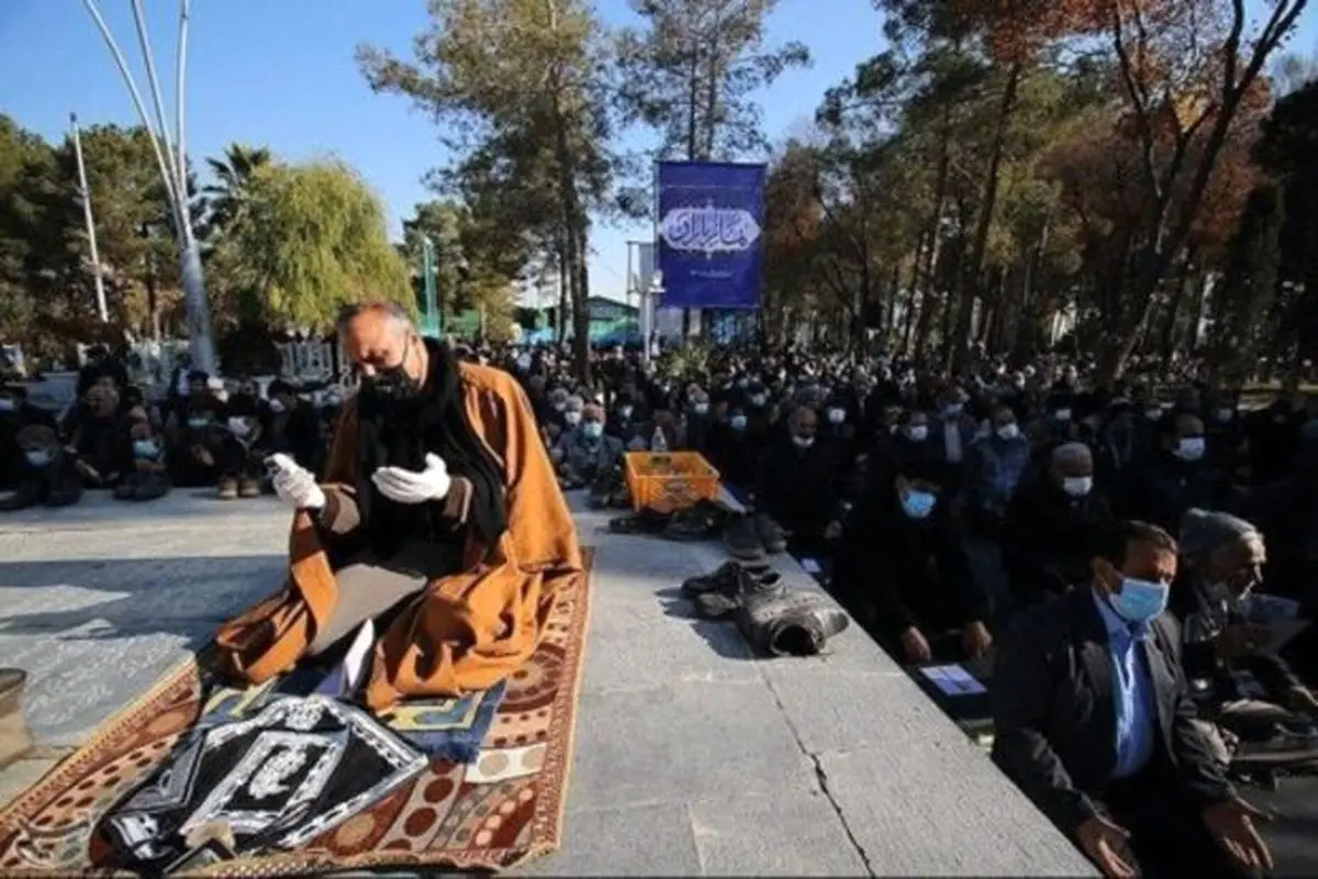 اقامه نماز باران در گلستان شهدای اصفهان +فیلم