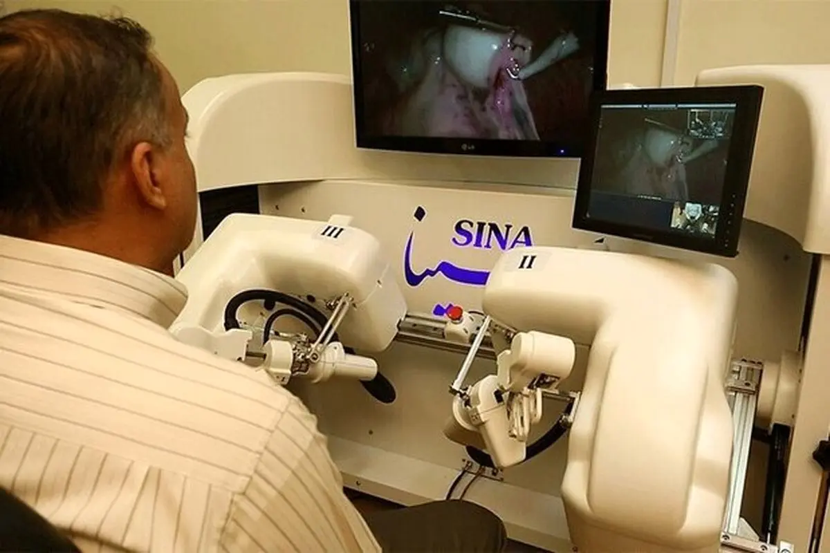 تحویل ربات جراحی ایرانی «سینا» به اندونزی + فیلم