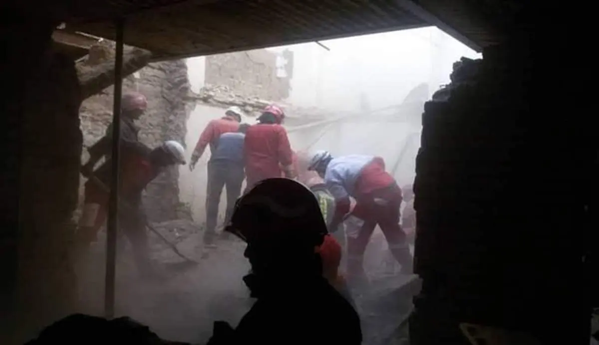 ریزش آوار ساختمان در حال بازسازی - قم