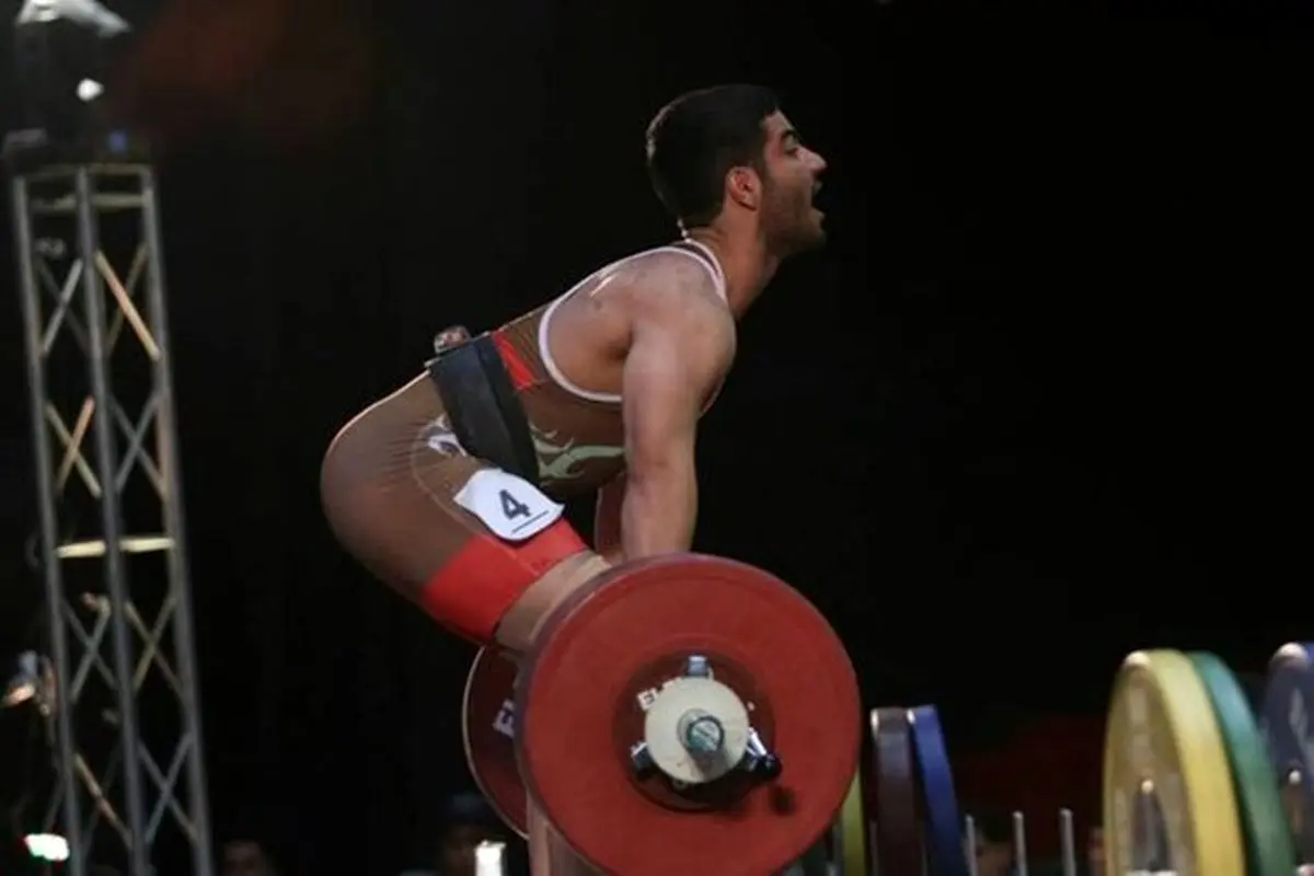 لحظه اهدای مدال میرمصطفی جوادی در رقابت‌های وزنه‌برداری قهرمانی جهان +فیلم