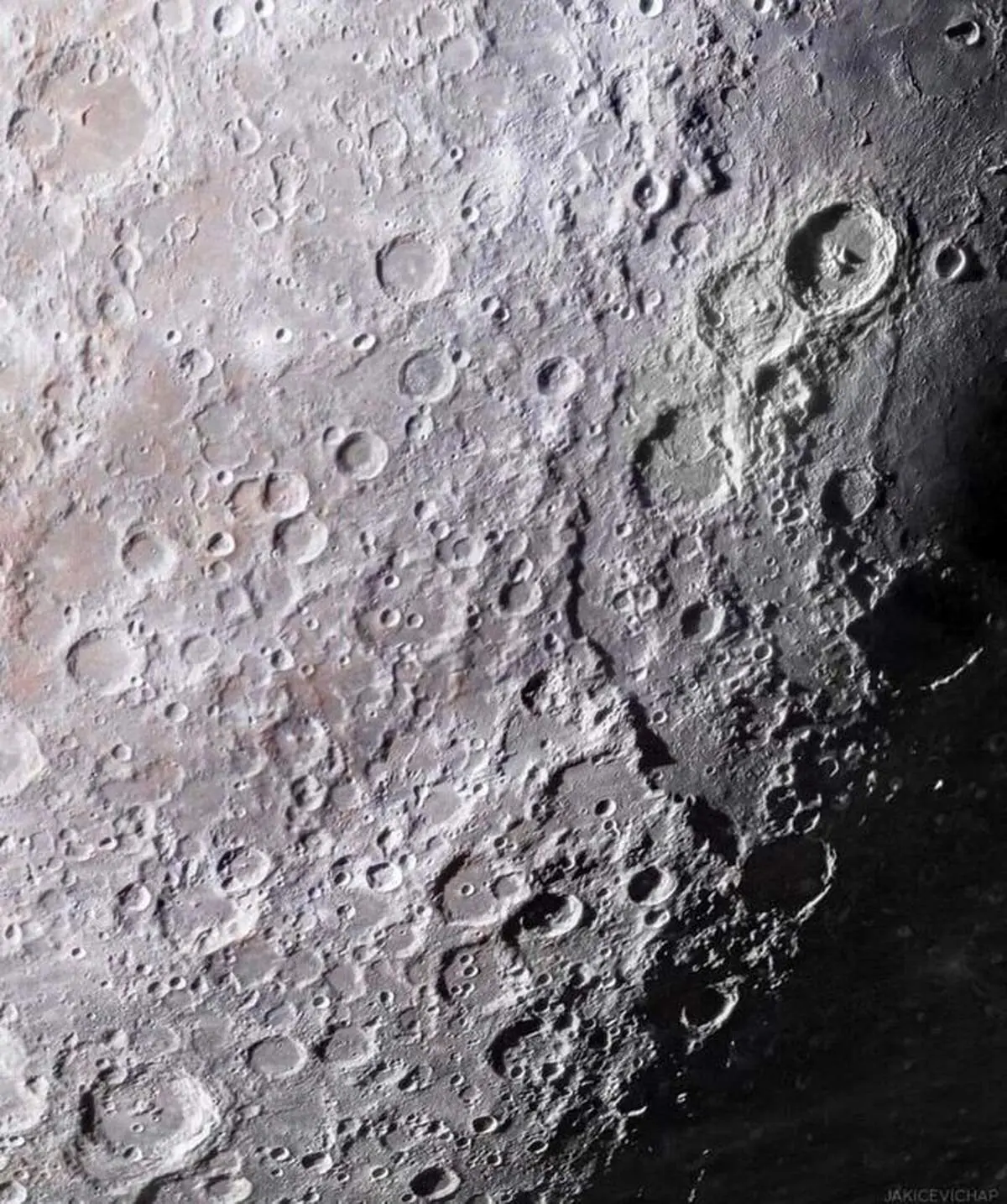 مجموعه‌ای از زیباترین عکس‌هایی که تاکنون از ماه دیده‌اید + تصاویر