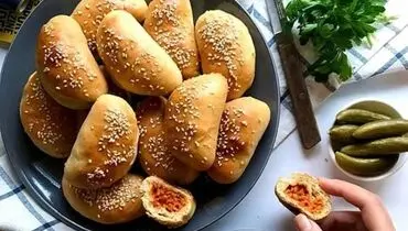 طرز تهیه پیراشکی سوسیس