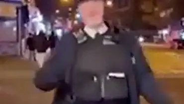 واکنش جالب پلیس انگلیسی به آواز خواندن یک مهاجر عراقی+ فیلم