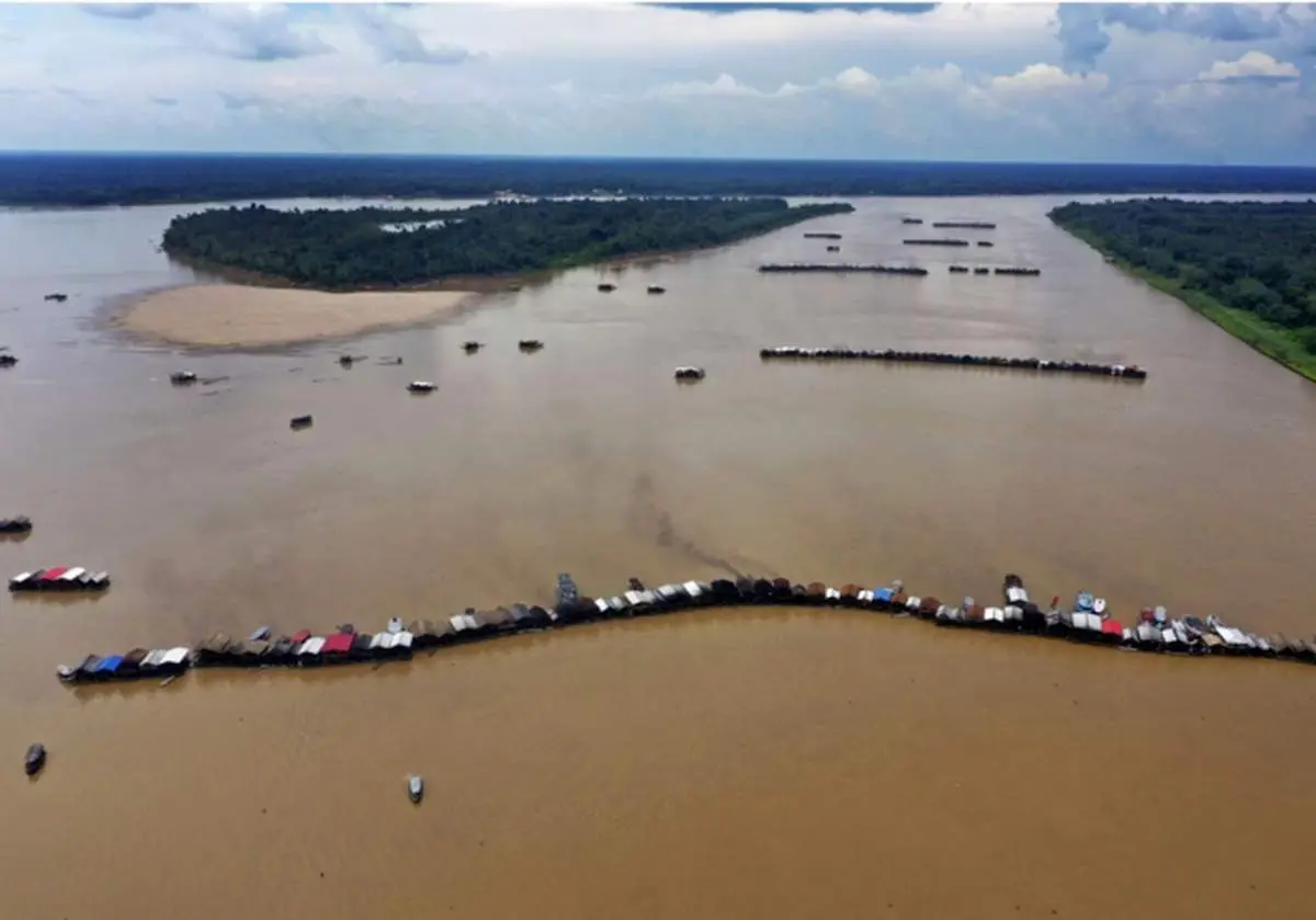  یورش جویندگان طلا به آمازوننیرو&zwnj;های پلیس برزیل با حمله به محل تجمع جویندگان طلا در آمازون بیش از ۶۰ قایق لایروبی رودخانه را سوزاندند.