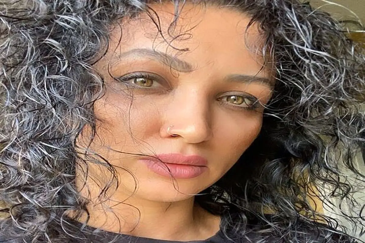 جنجال صورت بدون آرایش و فیلتر روناک یونسی در کانادا + عکس با ژست غمگین
