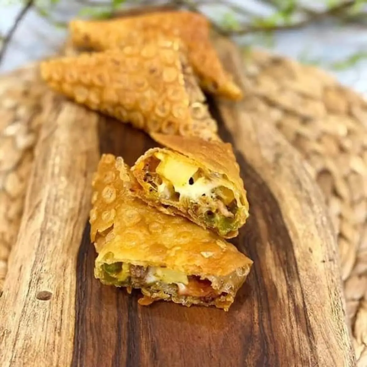 طرز تهیه سمبوسه پیتزایی