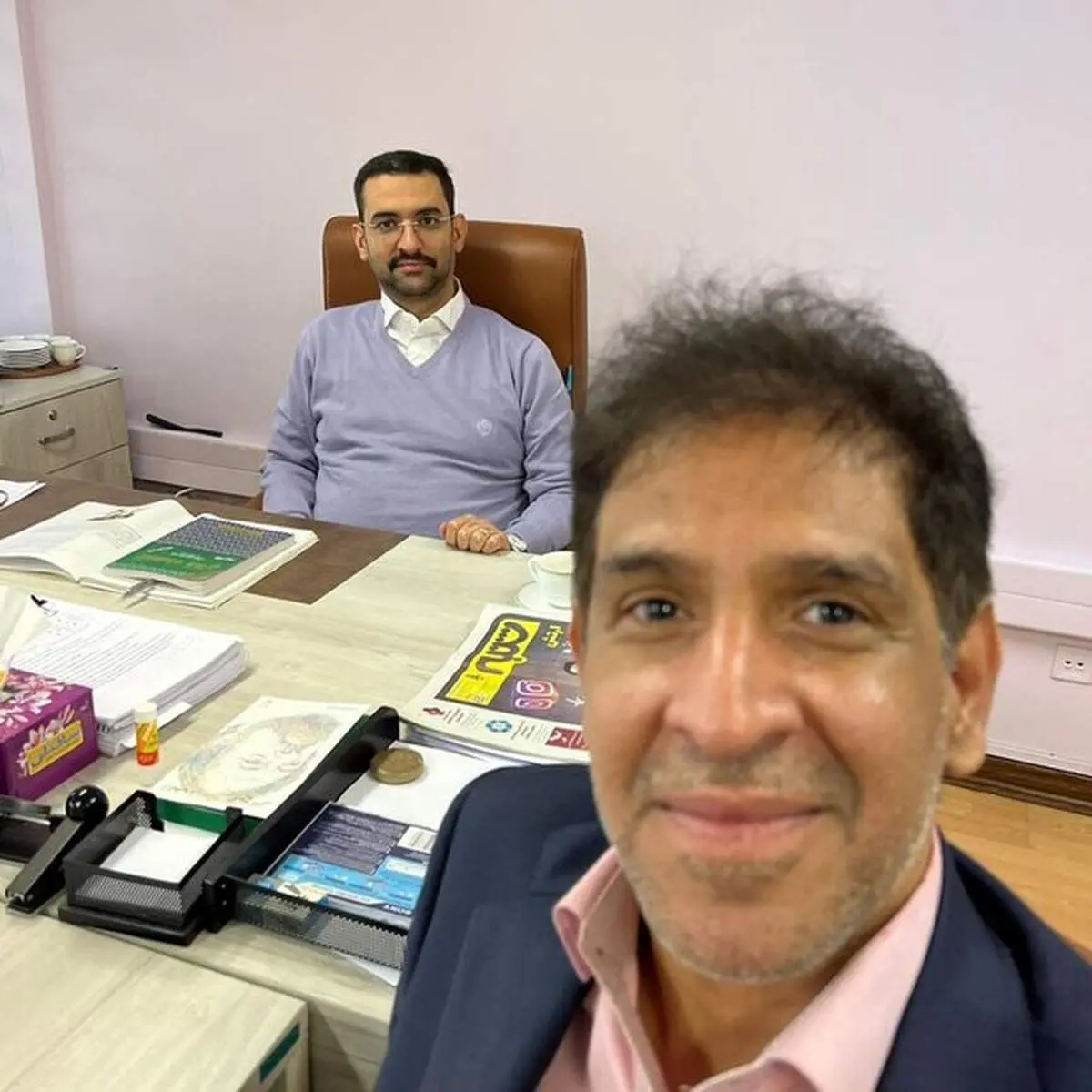 تغییر چهره وزیر ارتباطات دولت روحانی | آذری جهرمی را با تیپ متفاوت ببینید + عکس