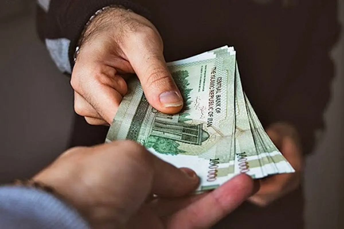 افزایش حقوقها در سال ۱۴۰۱ پلکانی است