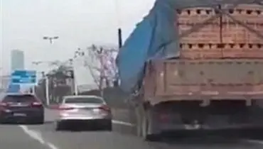 دفن خودرو با صاحب خودرو! + فیلم