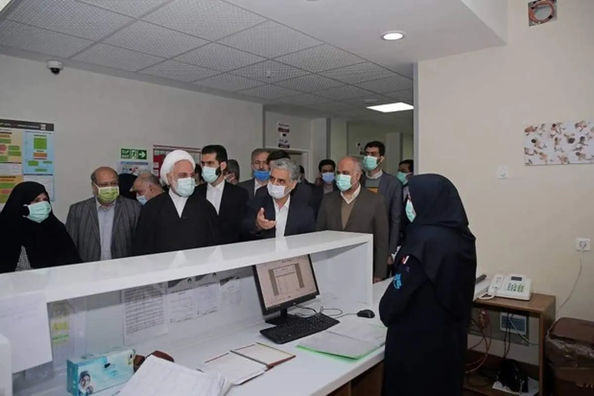 مطلع شدن از مشکلات کادر درمان/ اژهای: کار طبابت فینفسه ارزشمند است