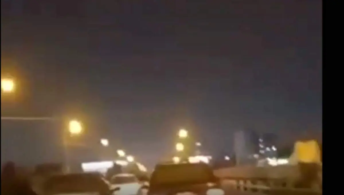 سرقت گوشی در اهواز از خودروی در حال حرکت روی پل نادری+ فیلم