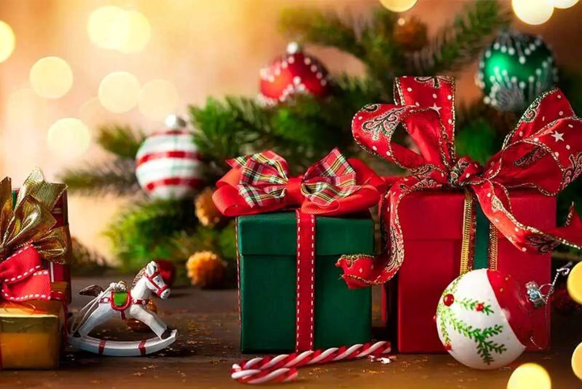 نیویورک با آذینبندی خیابانها به استقبال جشنهای کریسمس رفت +فیلم