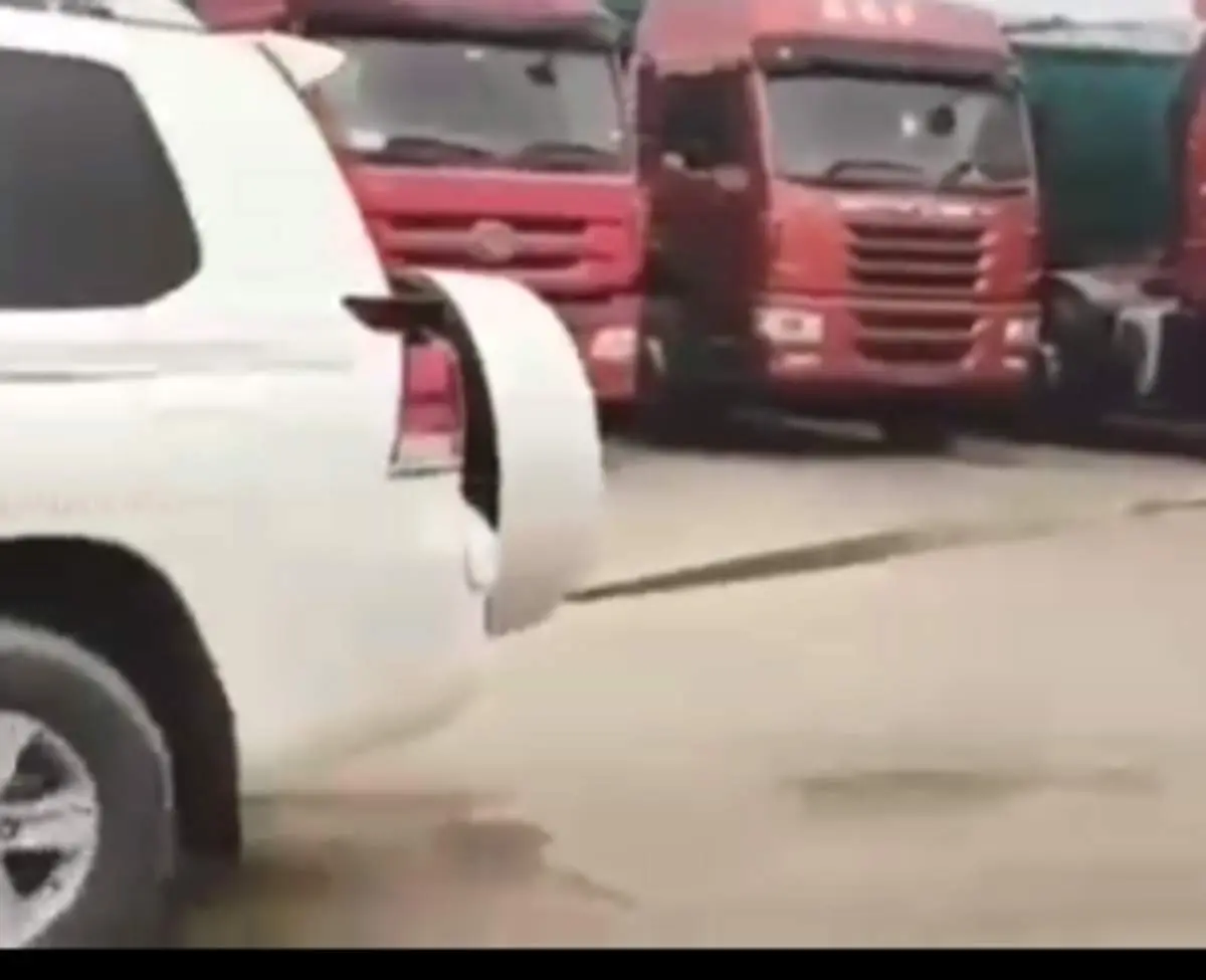 مبارزه و قدرت‌نمایی جالب تریلی و لندکروز+ فیلم