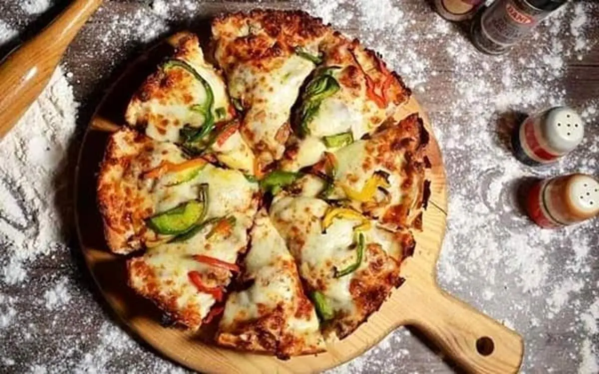 طرز تهیه پیتزا پیاز