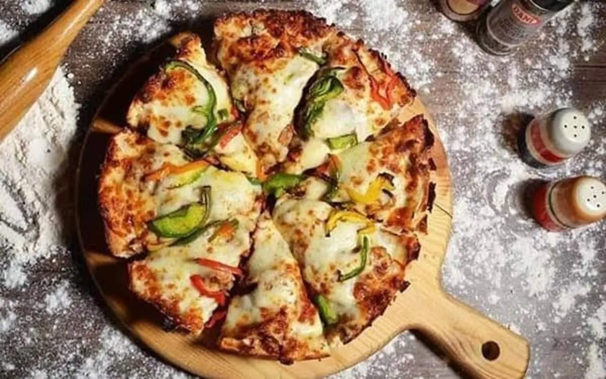 طرز تهیه پیتزا پیاز