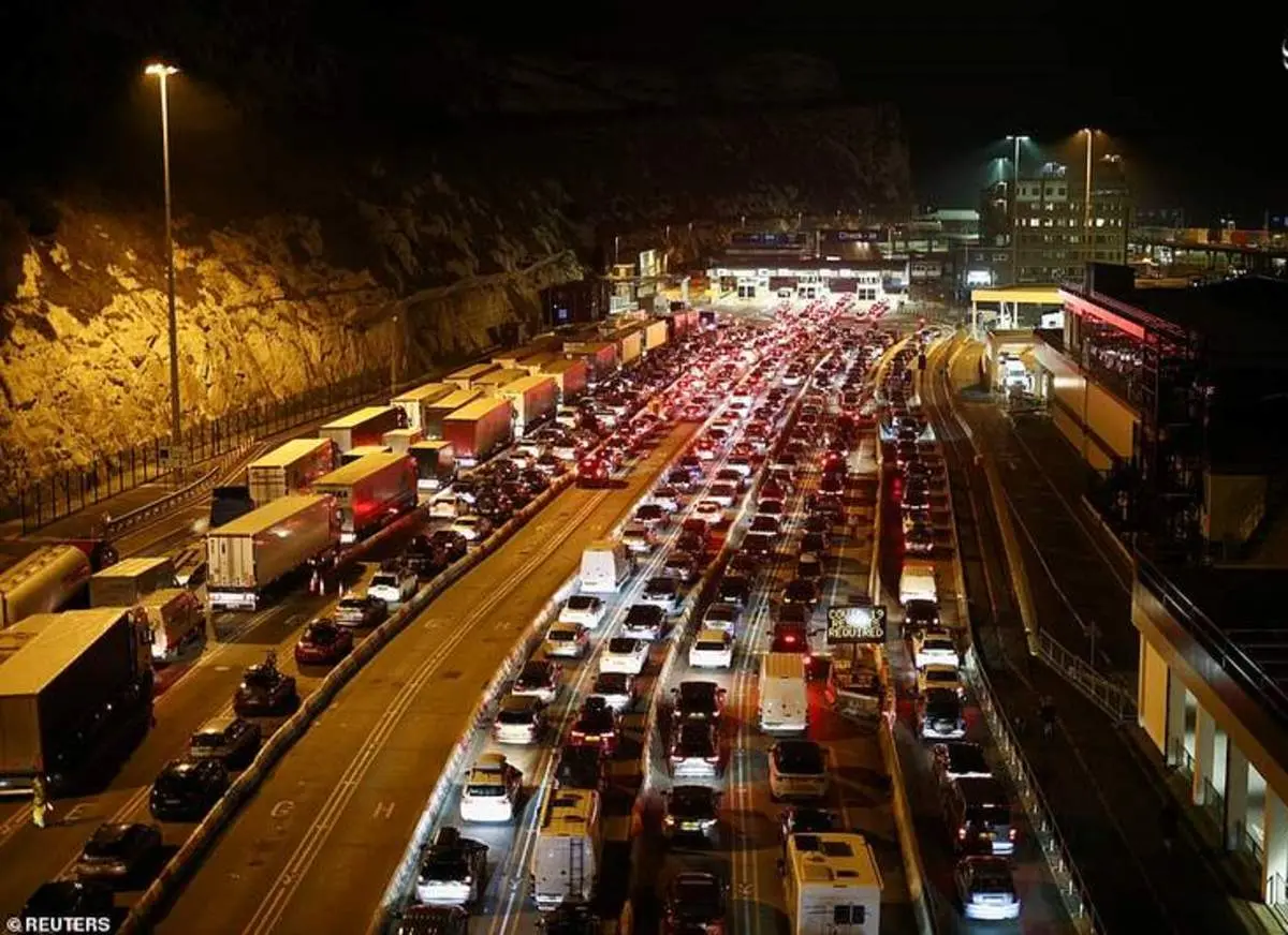 هجوم مردم انگلیس به فرانسه