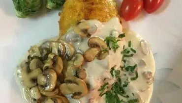 طرز تهیه استیک مرغ خوشمزه با سس قارچ ایتالیایی ویژه