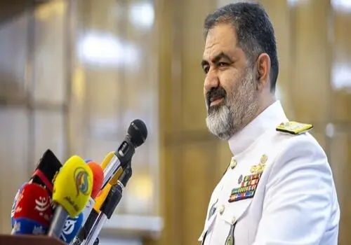 امیر شهرام ایرانی ار تجهیزات موجود در ناوشکن‌های ارتش خبر داد