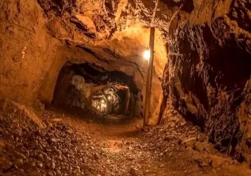 مرگ بیش از 70 نفر در پی ریزش معدن طلا
