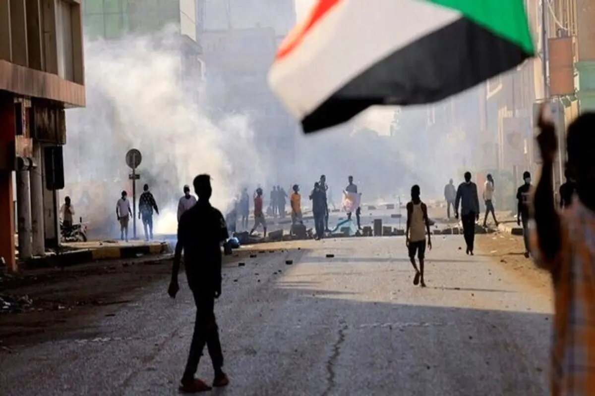 برخورد خشونت آمیز نیروهای امنیتی سودان با هزاران معترض در خارطوم
