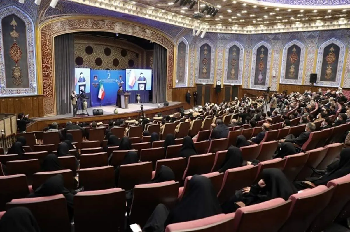 سرمایهگذاران با تضمین اصل و سود سرمایه، طرحهای نیمهتمام را به سرانجام برسانند/ بانکها باید منضبط عمل کنند/ صدور دستور ساخت پارک علم و فناوری در قم